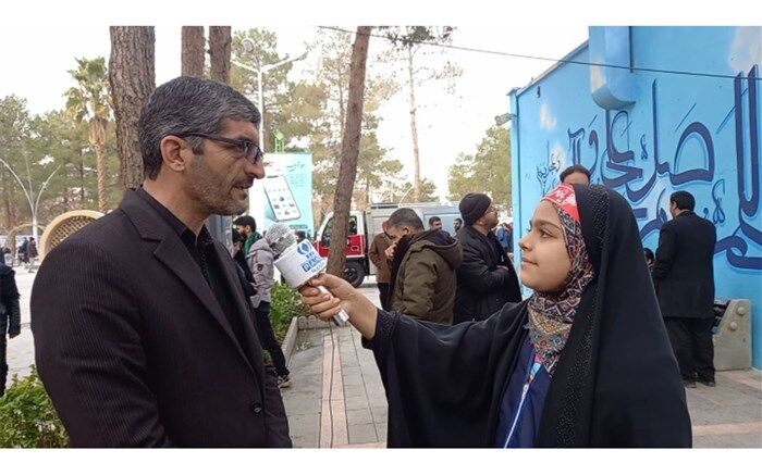 حضور دانش آموزان در مراسم تشییع شهدا  می تواند آینده درخشان و پر  معنویتی را برایشان رقم بزند