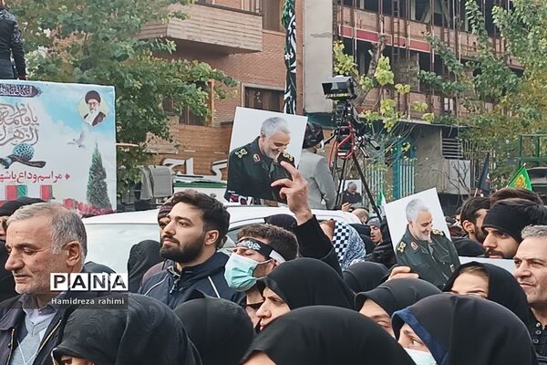 تشییع پیکر مطهر ٢٠٠ شهید گمنام در تهران