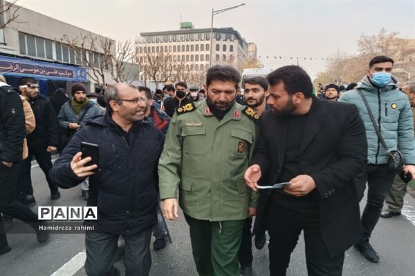 تشییع پیکر مطهر ٢٠٠ شهید گمنام در تهران
