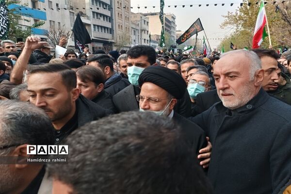 تشییع پیکر مطهر ٢٠٠ شهید گمنام در تهران