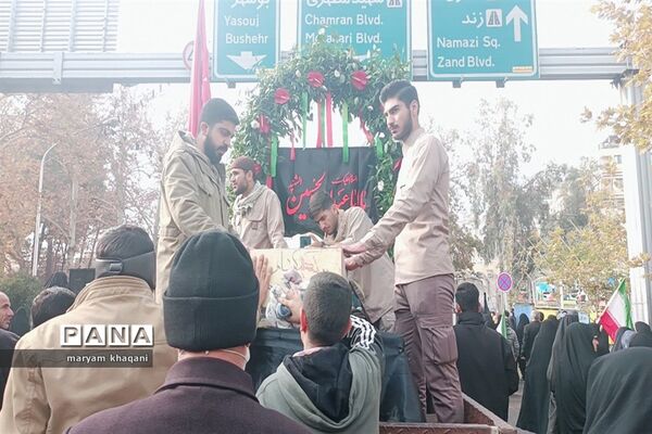 تشییع هشت شهید گمنام در شیراز