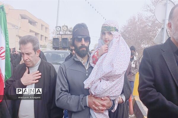 تشییع هشت شهید گمنام در شیراز