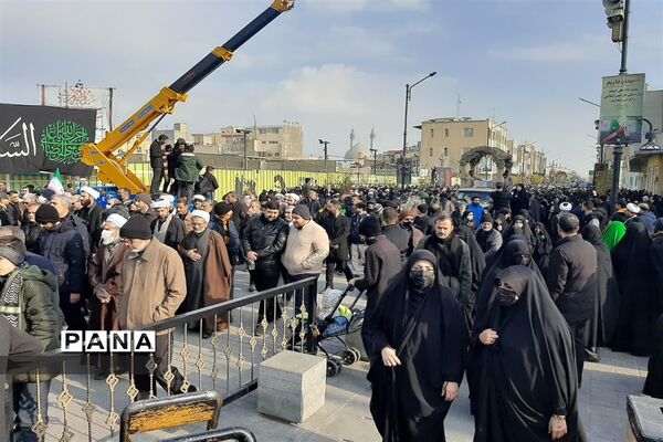 مراسم تشییع پیکر 6 شهید گمنام دفاع مقدس در قم
