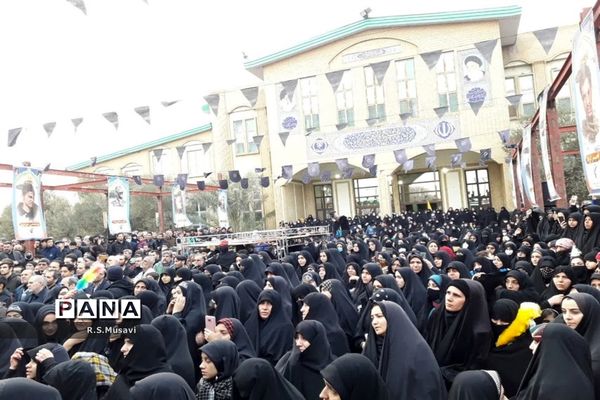 تشییع و خاکسپاری شهدای گمنام در قم