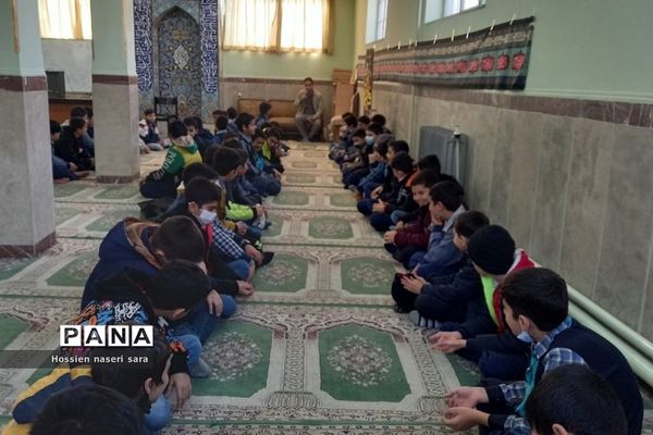 هیات‌ دانش‌آموزی دبستان ایمان رودهن در سوگ حضرت فاطمه(س)