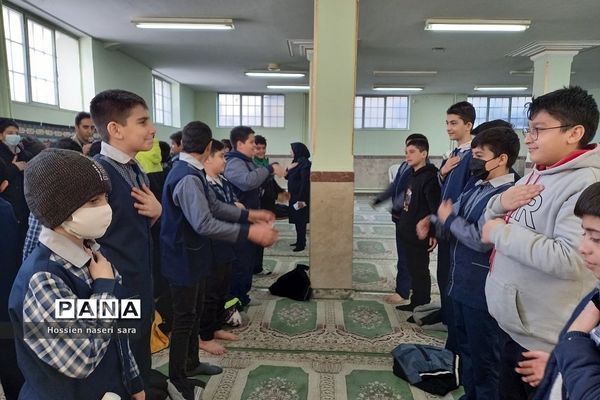 هیات‌ دانش‌آموزی دبستان ایمان رودهن در سوگ حضرت فاطمه(س)