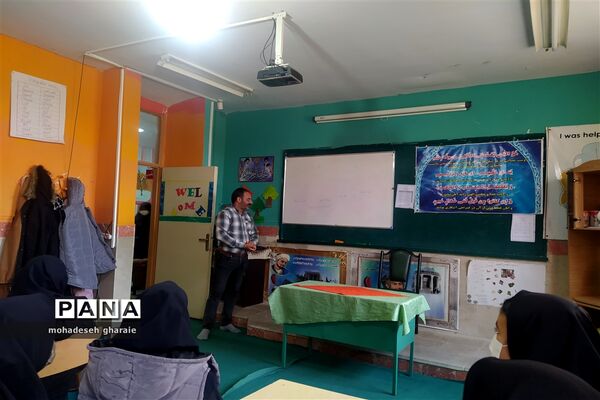 برگزاری کلاس آموزشی در زمینه بهداشت و تغذیه مناسب در دبیرستان نوشین بختیاری بخش جوادآباد