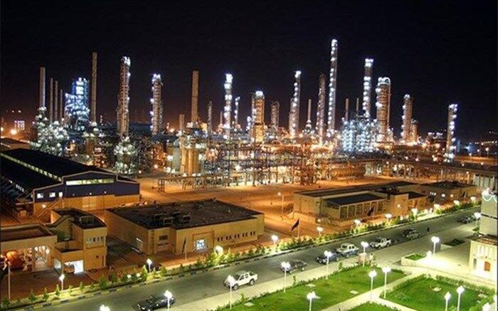 تخلیه ۱۲ میلیون تن کالای اساسی تا دی ماه در بندر امام خمینی
