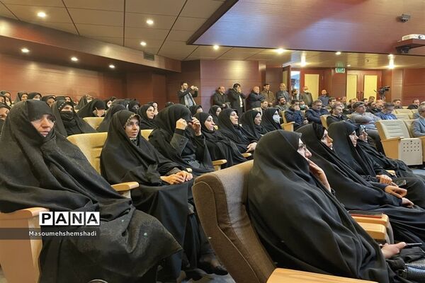 گرامیداشت هفته نهضت سوادآموزی در حرم مطهر امام خمینی(ره)