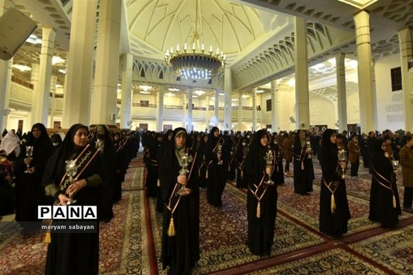 آیین لاله گردانی و عزاداری شام شهادت حضرت فاطمه سلام الله علیها در حرم مطهر حضرت شاهچراغ (ع)