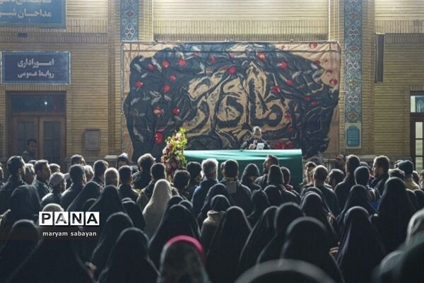 آیین لاله گردانی و عزاداری شام شهادت حضرت فاطمه سلام الله علیها در حرم مطهر حضرت شاهچراغ (ع)