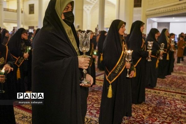 آیین لاله گردانی و عزاداری شام شهادت حضرت فاطمه سلام الله علیها در حرم مطهر حضرت شاهچراغ (ع)