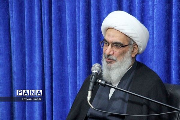 دیدار اعضای تیم ملی فوتبال ساحلی با نماینده ولی فقیه در استان بوشهر