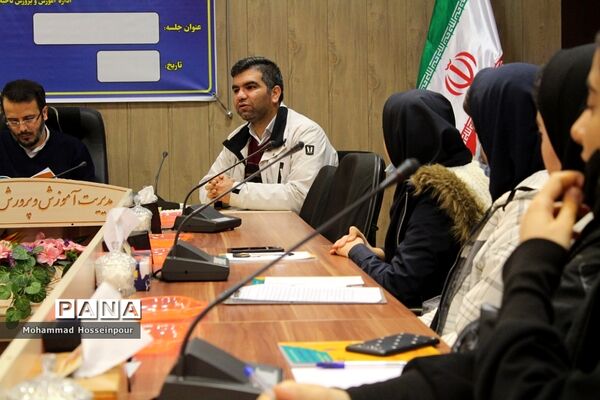 برگزاری انتخابات شورای دانش‌آموزی در بهارستان‌2