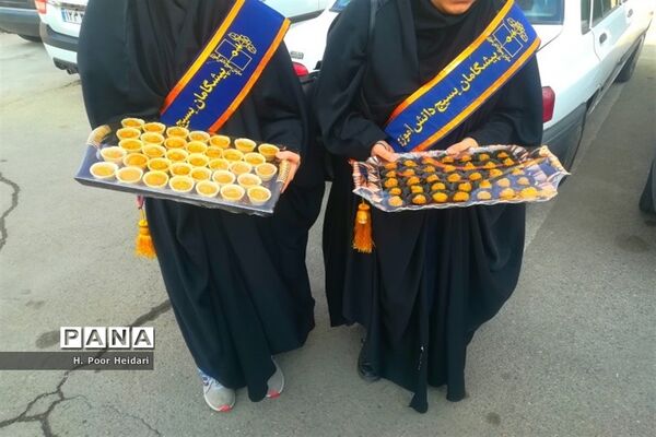 وداع کارکنان آموزش و پرورش ناحیه یک قم با پیکر شهید گمنام