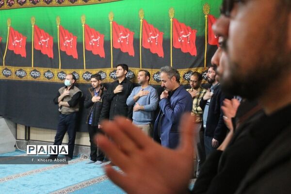 وداع کارکنان آموزش و پرورش ناحیه یک قم با پیکر شهید گمنام