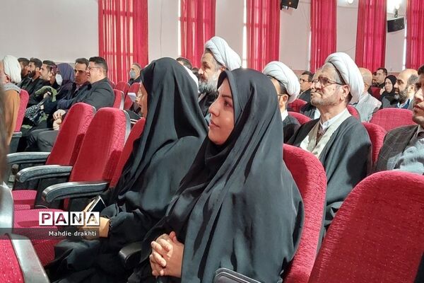 نشست روشنگری یوم الله ۹ دی در شهرستان بهارستان