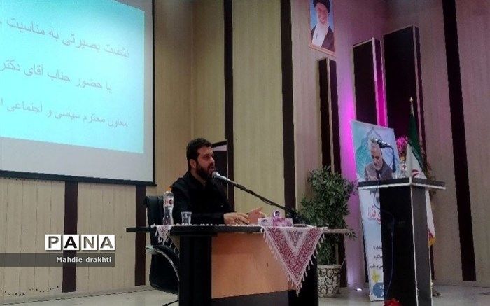تکلیف ما در جهاد فاطمی، در خط ولایت ماندن است