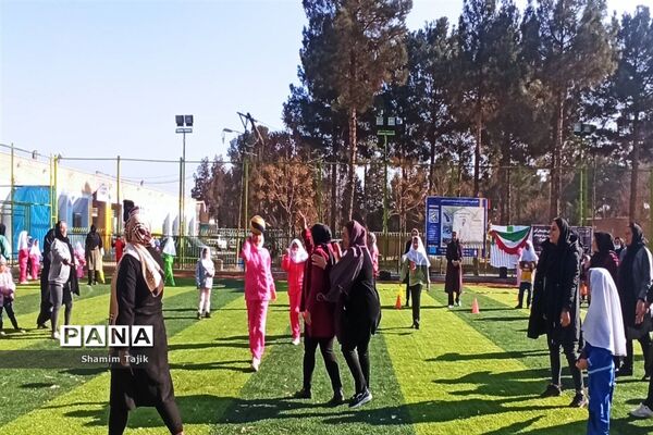 استفاده خانوادگی دانش‌آموزان از فضاهای ورزشی شهر جوادآباد