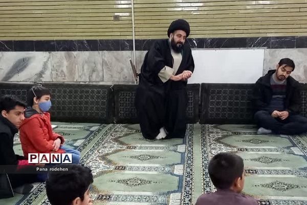 جلسات معرفتی و قرآنی امام‌جمعه رودهن با نوجوانان و جوانان
