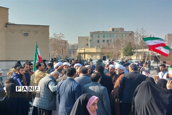 تجمع پرچمداران بصیرت در نمازجمعه ملارد