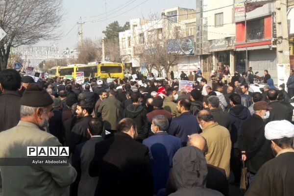 حضور‌ پرشور مردم انقلابی قرچک در راهپیمایی یوم الله ۹دی