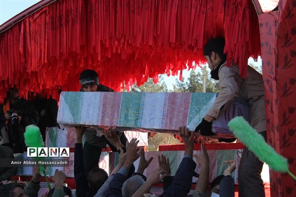 زمستان نایین با حضور کاروان اهالی بهشت، بهاری شد