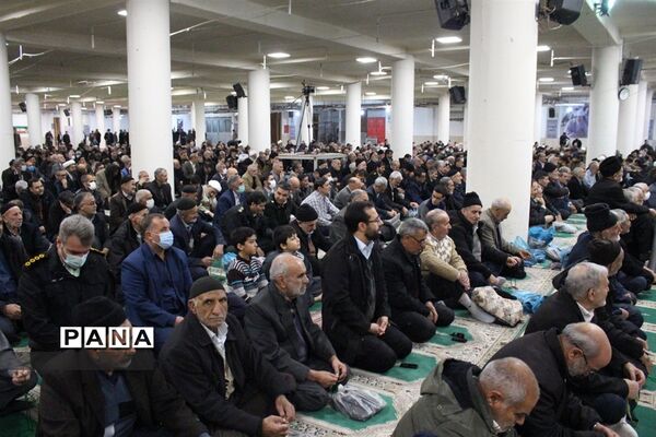 دیدار مردمی مسئولان استان زنجان  پس از اقامه نماز جمعه