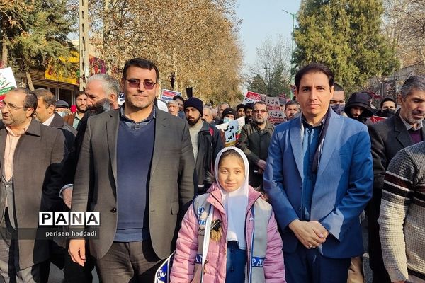 راهپیمایی دانش‌آموزان و مردم ولایتمدار شهرستان شهریار در روز ۹دی