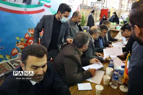 میز خدمت استاندار و مدیران دستگاه اجرایی استان مازندران
