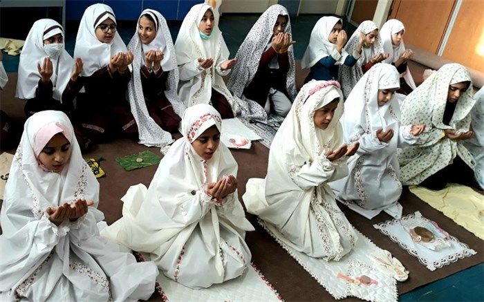 لازمه تربیت دینی دانش‌آموز، باور و اعتقاد عمیق و عمل هدفمند مربی است