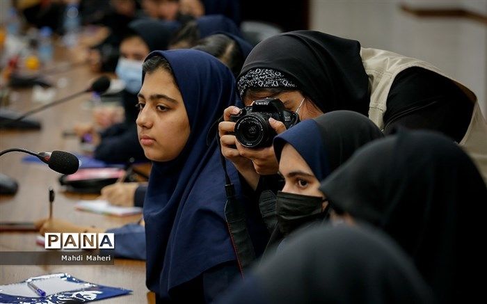 پویش دهه بصیرت و برنامه روایت‌گری در بین دانش‌آموزان و مربیان برگزار می‌شود