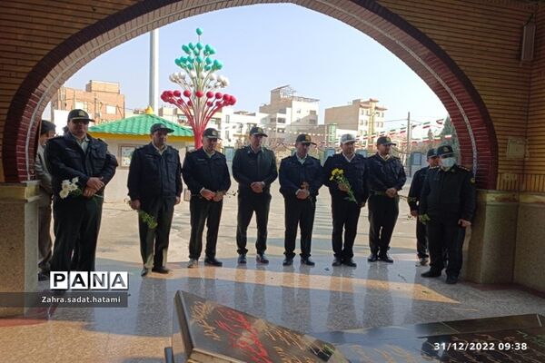 گلباران مزار شهدای گمنام در مصلی امام خمینی(ره) پاکدشت
