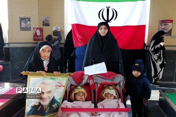 تشییع پیکر مقدس دو شهید دفاع مقدس در شهرک شهید نامجو پاکدشت