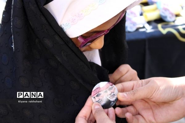 برپایی ایستگاه صلواتی در دبیرستان دخترانه گوهرشاد ناحیه یک زاهدان