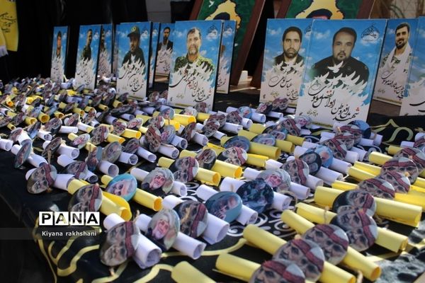 برپایی ایستگاه صلواتی در دبیرستان دخترانه گوهرشاد ناحیه یک زاهدان