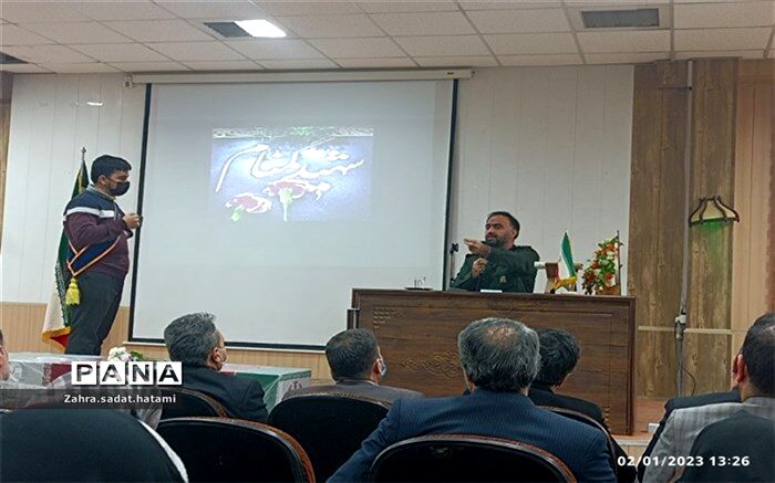 تبیین راه شهدا، کلید حل مشکلات است