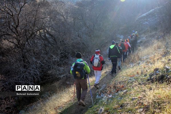 کوهپیمایی مربیان سازمان دانش‌آموزی آذربایجان غربی