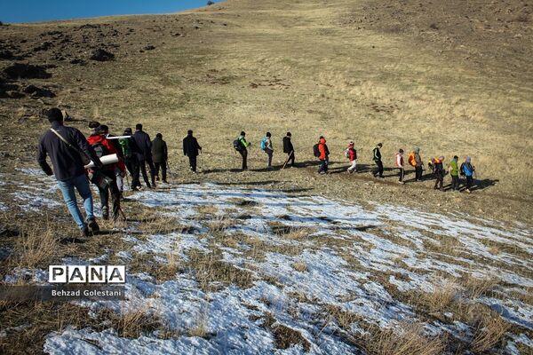 کوهپیمایی مربیان سازمان دانش‌آموزی آذربایجان غربی