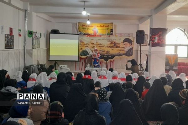 مراسم سومین ساگرد شهادت حاج قاسم سلیمانی توسط دانش‌آموزان دبستان شهید کمانی فشافویه