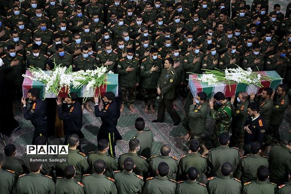 تشییع پیکر سه شهید گمنام در دانشگاه افسری امام علی(ع)