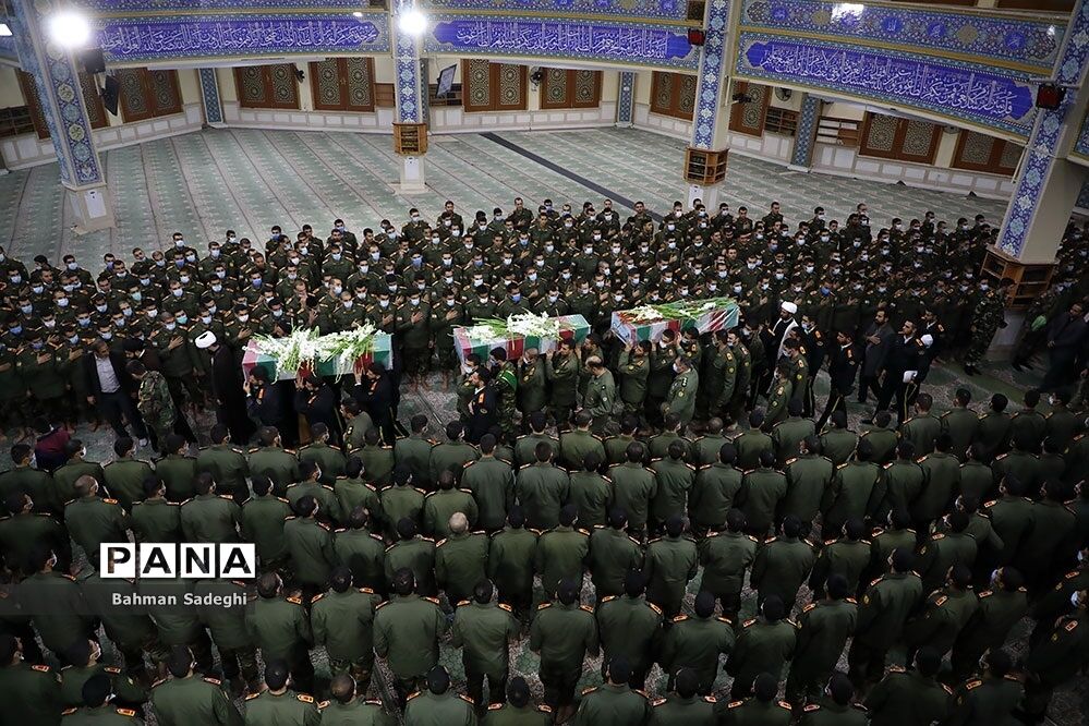 تشییع پیکر سه شهید گمنام در دانشگاه افسری امام علی(ع)