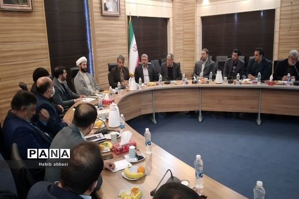 برگزاری نشست موسسان مدارس غیردولتی در صفادشت