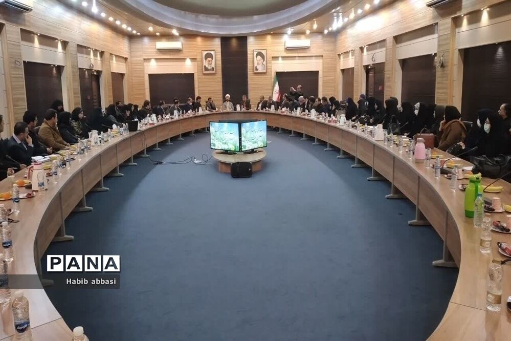 برگزاری نشست موسسان مدارس غیردولتی در صفادشت