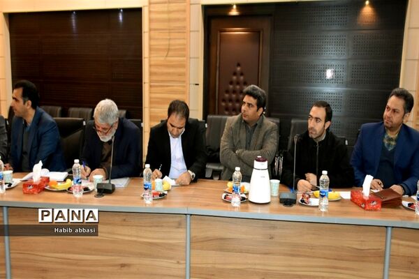 برگزاری نشست موسسان مدارس غیردولتی در صفادشت