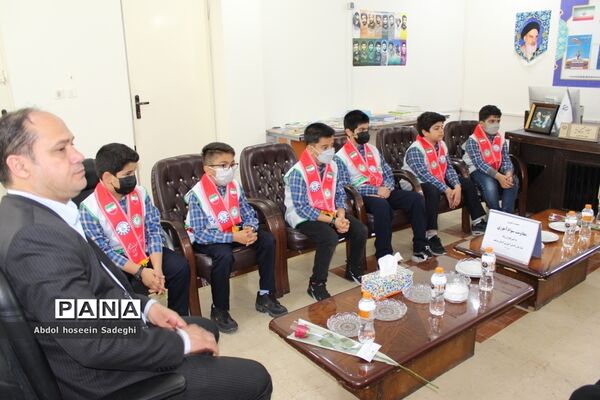دیدار دانش‌آموزان تشکل‌های دانش‌آموزی با رئیس و کارکنان نهضت سوادآموزی استان بوشهر