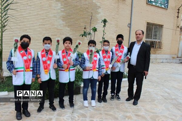 دیدار دانش‌آموزان تشکل‌های دانش‌آموزی با رئیس و کارکنان نهضت سوادآموزی استان بوشهر