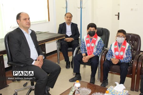 دیدار دانش‌آموزان تشکل‌های دانش‌آموزی با رئیس و کارکنان نهضت سوادآموزی استان بوشهر