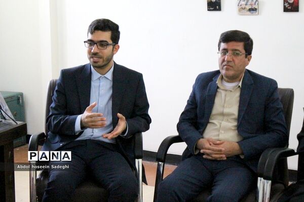 دیدار دانش‌آموزان تشکل‌های دانش‌آموزی با رئیس و کارکنان نهضت سوادآموزی استان بوشهر