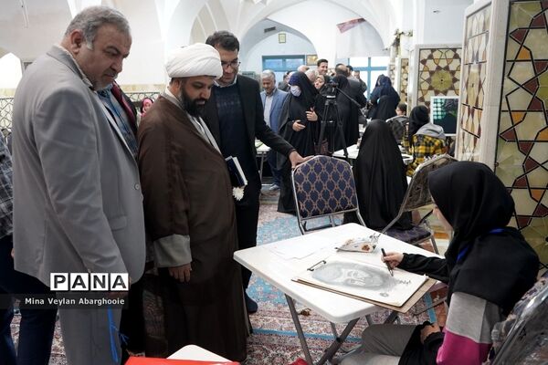 رویداد هنری با برگزاری نمایشگاه عکس و پوستر حاج قاسم سلیمانی در پیشوا